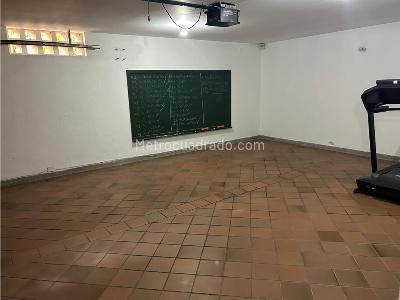 Casa de 3 alcobas en venta en Transversal Superior, Medellín, 407 m² · foto 17 de 20