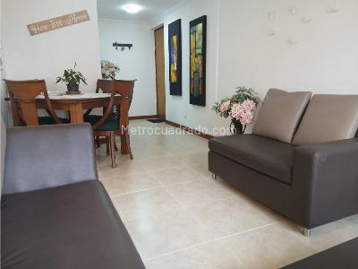 Apartamento en arriendo en Castropol, Medellín · foto 2 de 12