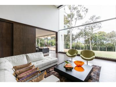 Casa de 4 alcobas en venta en Llanogrande, Medellín · foto 2 de 17