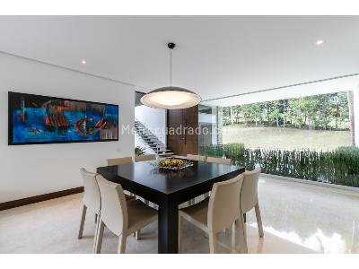 Casa de 4 alcobas en venta en Llanogrande, Medellín · foto 3 de 17