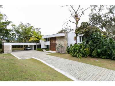 Casa de 4 alcobas en venta en Llanogrande, Medellín · foto 6 de 17