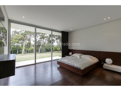 Casa de 4 alcobas en venta en Llanogrande, Medellín · foto 10 de 17