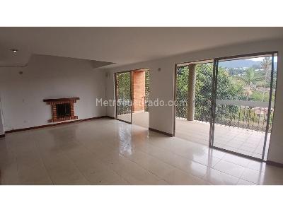 Casa de 3 alcobas en venta en La Sebastiana, Medellín, 330 m² · foto 2 de 20