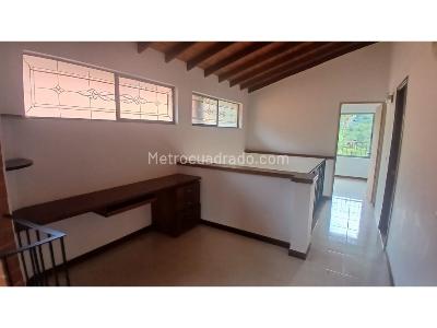 Casa de 3 alcobas en venta en La Sebastiana, Medellín, 330 m² · foto 12 de 20