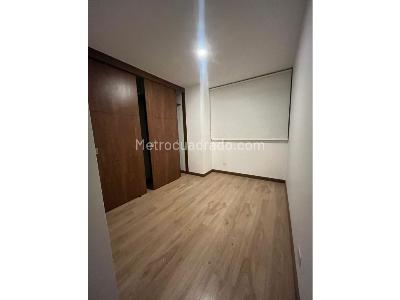 Apartamento en arriendo en Loma De Los Gonzalez, Medellín · foto 4 de 17