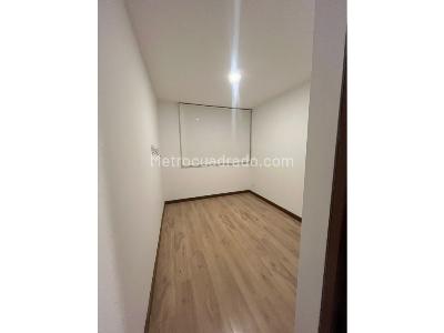 Apartamento en arriendo en Loma De Los Gonzalez, Medellín · foto 5 de 17