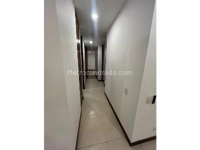 Apartamento en arriendo en Loma De Los Gonzalez, Medellín · foto 8 de 17