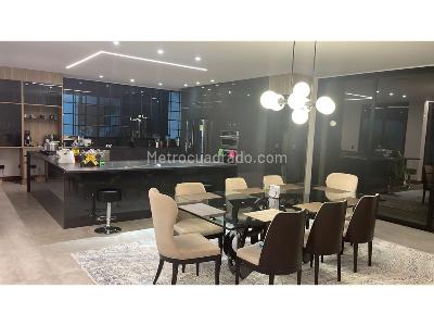 Casa de 5 alcobas en venta en Llanogrande, Medellín · foto 2 de 9