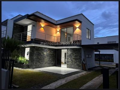 Casa de 4 alcobas en venta en Sopetran, Medellín, 240 m² · foto 1 de 8