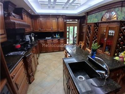 Casa de 5 alcobas en venta en El Campestre, Medellín, 646 m² · foto 5 de 20