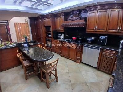 Casa de 5 alcobas en venta en El Campestre, Medellín, 646 m² · foto 6 de 20