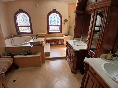 Casa de 5 alcobas en venta en El Campestre, Medellín, 646 m² · foto 15 de 20