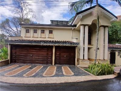 Casa de 5 alcobas en venta en El Campestre, Medellín, 646 m² · foto 18 de 20