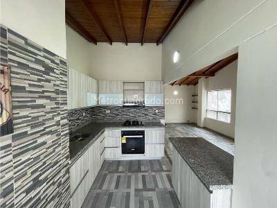 Apartamento de 3 alcobas en venta en La Inferior, Medellín, 83 m² · foto 3 de 12