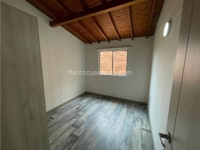Apartamento de 3 alcobas en venta en La Inferior, Medellín, 83 m² · foto 8 de 12