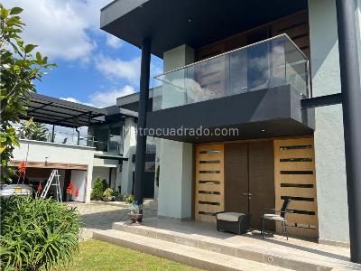 Casa de 3 alcobas en venta en El Tablazo, Medellín, 750 m² · foto 2 de 15