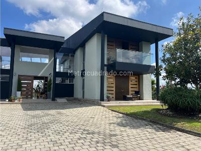 Casa de 3 alcobas en venta en El Tablazo, Medellín, 750 m² · foto 3 de 15
