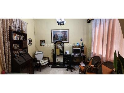 Casa de 4 alcobas en venta en La America, Medellín, 863 m² · foto 3 de 7