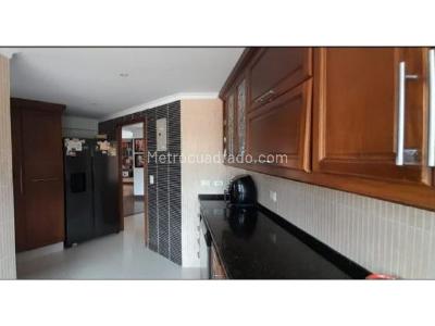 Apartamento de 4 alcobas en venta en Pontevedra, Medellín, 300 m² · foto 11 de 20