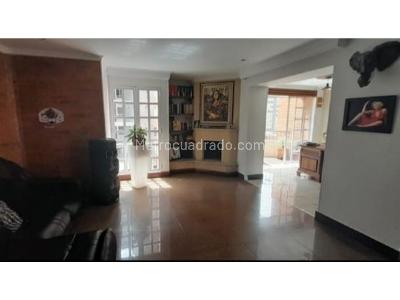 Apartamento de 4 alcobas en venta en Pontevedra, Medellín, 300 m² · foto 17 de 20