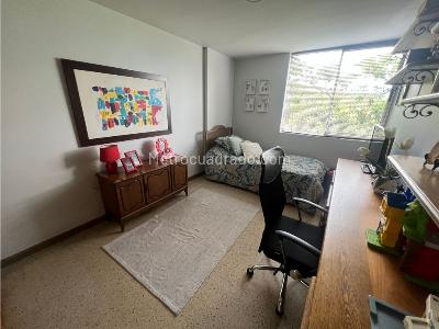 Casa de 4 alcobas en venta en El Campestre, Medellín, 240 m² · foto 2 de 18