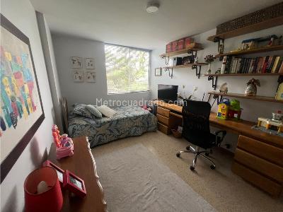 Casa de 4 alcobas en venta en El Campestre, Medellín, 240 m² · foto 3 de 18