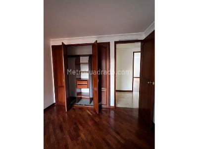 Apartamento de 3 alcobas en venta en El Tesoro, Medellín, 175 m² · foto 7 de 12