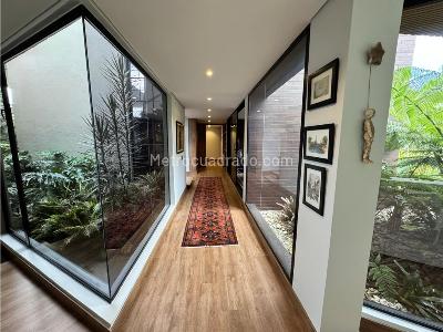 Casa de 4 alcobas en venta en Loma Del Escobero, Medellín · foto 9 de 20