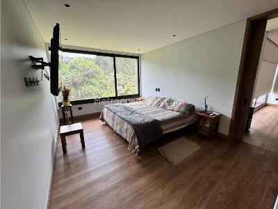 Casa de 4 alcobas en venta en Loma Del Escobero, Medellín · foto 10 de 20
