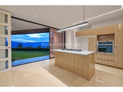 Casa de 5 alcobas en venta en Las Palmas, Medellín, 2000 m² · foto 8 de 20