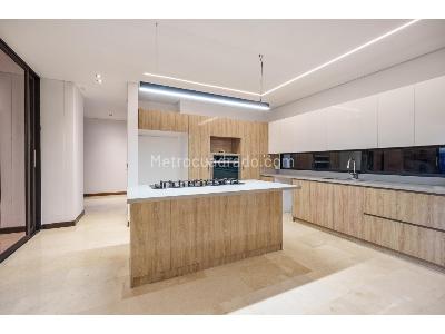Casa de 5 alcobas en venta en Las Palmas, Medellín, 2000 m² · foto 9 de 20
