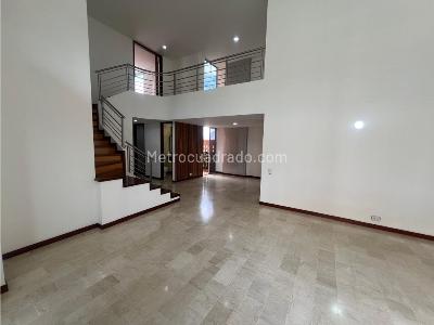 Apartamento de 3 alcobas en venta en La Abadia, Medellín, 246 m² · foto 5 de 20