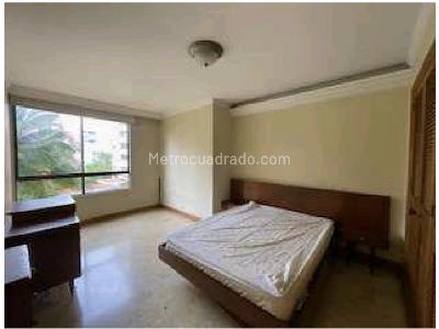 Apartamento de 4 alcobas en venta en La Linde, Medellín, 254 m² · foto 4 de 16