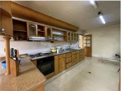 Apartamento de 4 alcobas en venta en La Linde, Medellín, 254 m² · foto 8 de 16