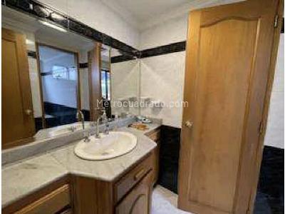 Apartamento de 4 alcobas en venta en La Linde, Medellín, 254 m² · foto 15 de 16