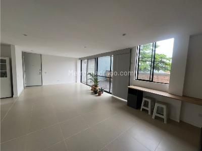 Apartamento de 3 alcobas en venta en Loma Del Esmeraldal, Medellín, 214 m² · foto 3 de 20