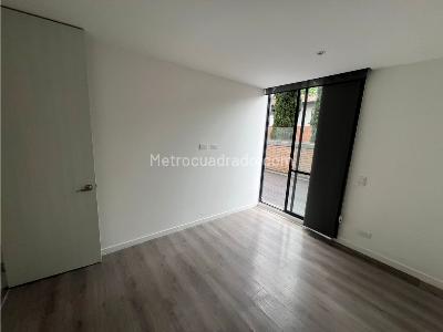 Apartamento de 3 alcobas en venta en Loma Del Esmeraldal, Medellín, 214 m² · foto 4 de 20