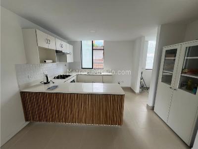 Apartamento de 3 alcobas en venta en Loma Del Esmeraldal, Medellín, 214 m² · foto 7 de 20