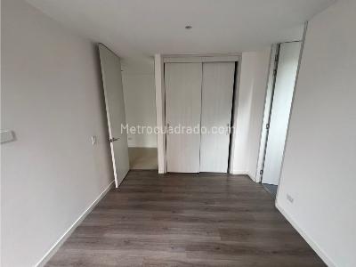 Apartamento de 3 alcobas en venta en Loma Del Esmeraldal, Medellín, 214 m² · foto 11 de 20