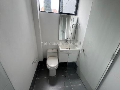 Apartamento de 3 alcobas en venta en Loma Del Esmeraldal, Medellín, 214 m² · foto 13 de 20