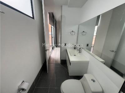 Apartamento de 3 alcobas en venta en Loma Del Esmeraldal, Medellín, 214 m² · foto 15 de 20