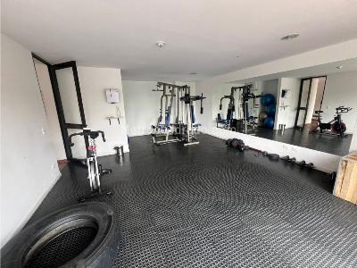 Apartamento de 3 alcobas en venta en Loma Del Esmeraldal, Medellín, 214 m² · foto 18 de 20