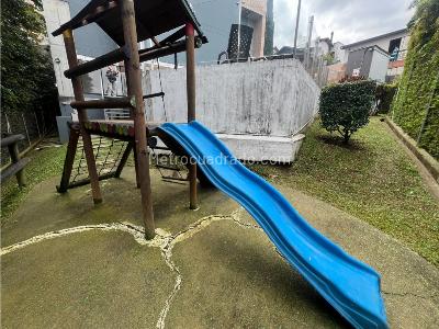 Apartamento de 3 alcobas en venta en Loma Del Esmeraldal, Medellín, 214 m² · foto 19 de 20