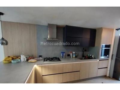 Casa de 3 alcobas en venta en La Abadia, Medellín, 224 m² · foto 2 de 17
