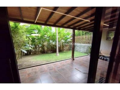 Casa de 3 alcobas en venta en La Abadia, Medellín, 224 m² · foto 9 de 17