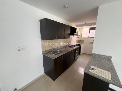 Apartamento de 2 alcobas en arriendo en Loma De Los Gonzalez, Medellín, 70 m² · foto 4 de 13
