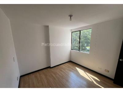 Apartamento de 2 alcobas en arriendo en Loma De Los Gonzalez, Medellín, 70 m² · foto 10 de 13