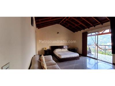 Casa de 4 alcobas en venta en Loma Del Escobero, Medellín, 1000 m² · foto 7 de 10