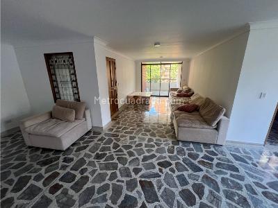 Apartamento de 3 alcobas en arriendo en Los Balsos, Medellín, 142 m² · foto 2 de 19