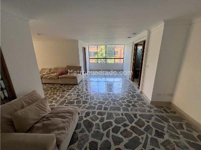 Apartamento de 3 alcobas en arriendo en Los Balsos, Medellín, 142 m² · foto 3 de 19